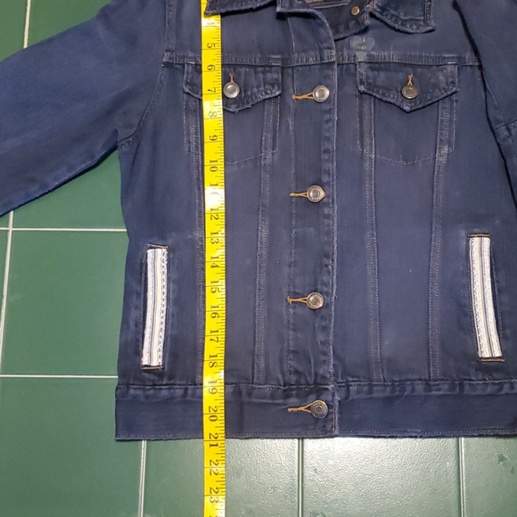 Woman's denim jacket - Picture 6 of 8